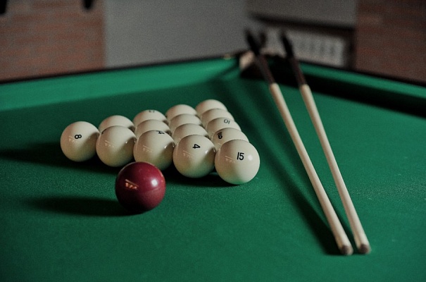 Игра в бильярд Ульяновск.Ultra Подарки. Игра в бильярд Ульяновск. Попробуйте настоящий бильярд, в бильярдном клубе. Сервис: UltraPodarki.ru 8 800 505 95 30. Игра в бильярд, игра в бильярд Ульяновск, русский бильярд, русский бильярд Ульяновск, бильярдный клуб, бильярдный клуб Ульяновск, бильярд Ульяновск, купить бильярд Ульяновск