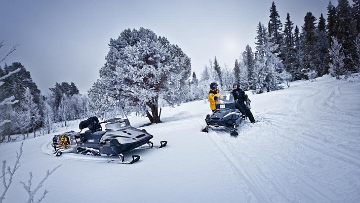 Катание на снегоходах в Ульяновске в подарок. Сервис Ultra Подарки
. Подарочный сертификат на катание на снегоходах в Ульяновске с друзьями. Закажите прокат снегоходов в подарок для мужчины по привлекательным ценам. Живописные маршруты для езды на снегоходах это отличная возможность активного отдыха. Сервис UltraPodarki.ru 8 800 505 95 30. катание на снегоходах, подарочный сертификат на катание на снегоходе, прокат снегоходов, прокат снегоходов Ульяновск, катание на снегоходах Ульяновск, езда на снегоходе