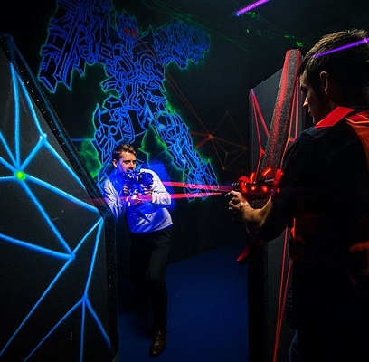 Игра в лазертаг в Ульяновске. Сервис Ultra Подарки. Купить лазертаг в городе Ульяновскf. Попробуйте лазерный пейнтбол в лазертаг клубе. Цены на лазертаг. Сервис: UltraPodarki.ru 8 800 505 95 30. Лазертаг в Ульяновске, купить лазертаг Ульяновск, лазертаг, купить лазертаг, лазерный пейнтбол Ульяновск, лазертаг для детей Ульяновск, лазертаг клуб, лазертаг клуб Ульяновск