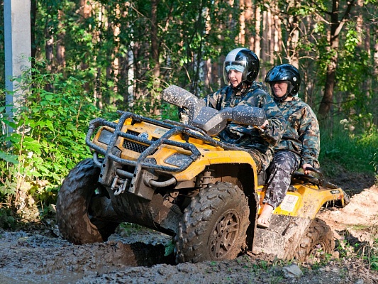 Катание на квадроциклах в Ульяновске. Подарочные сертификаты Ultra Подарки. Подарочный сертификат на катание на квадроциклах в Ульяновске. Закажите прокат квадроциклов и наслаждайтесь активным отдыхом с друзьями. Выбирайте живописные маршруты для езды на квадроциклах. Сервис UltraPodarki.ru 8 800 505 95 30. Катание на квадроциклах, катание на квадроциклах Ульяновск, прокат квадроциклов, прокат квадроциклов Ульяновск, езда на квадроцикле, езда на квадроцикле Ульяновск, катание на квадроциклах зимой, Катание на квадроциклах летом, сертификат на катание на квадроциклах, сертификат квадроциклы, сертификат квадроциклы Ульяновск
