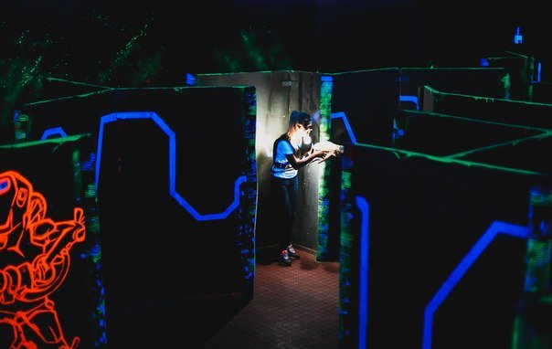 Игра в лазертаг в Ульяновске. Сервис Ultra Подарки. Купить лазертаг в городе Ульяновскf. Попробуйте лазерный пейнтбол в лазертаг клубе. Цены на лазертаг. Сервис: UltraPodarki.ru 8 800 505 95 30. Лазертаг в Ульяновске, купить лазертаг Ульяновск, лазертаг, купить лазертаг, лазерный пейнтбол Ульяновск, лазертаг для детей Ульяновск, лазертаг клуб, лазертаг клуб Ульяновск