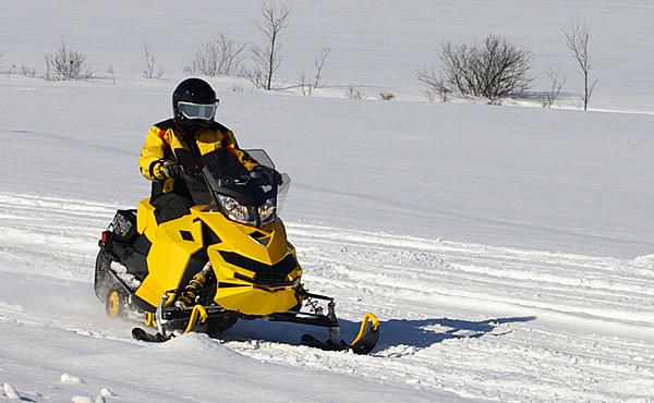 Катание на снегоходах в Ульяновске в подарок. Сервис Ultra Подарки
. Подарочный сертификат на катание на снегоходах в Ульяновске с друзьями. Закажите прокат снегоходов в подарок для мужчины по привлекательным ценам. Живописные маршруты для езды на снегоходах это отличная возможность активного отдыха. Сервис UltraPodarki.ru 8 800 505 95 30. катание на снегоходах, подарочный сертификат на катание на снегоходе, прокат снегоходов, прокат снегоходов Ульяновск, катание на снегоходах Ульяновск, езда на снегоходе