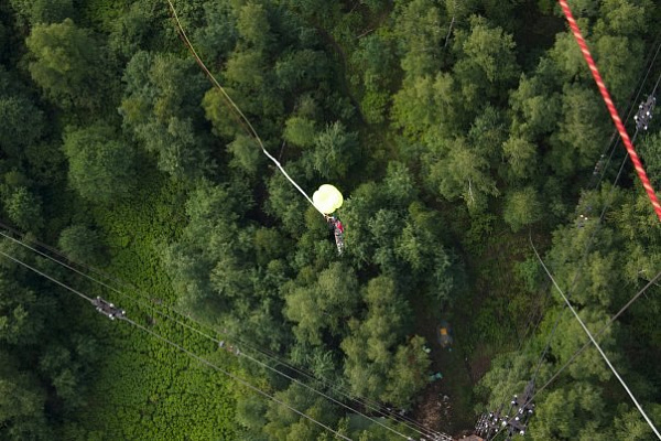 Роупджампинг - прыжки с верёвкой в Ульяновске. Подарочные сертификаты Ultra Подарки. Роупджампинг в Ульяновске - Экстремальный оригинальный подарок или подарочный сертификат на Роупджампинг - прыжки с верёвкой. Сервис UltraPodarki.ru 8-800-505-95-30. роупджампинг Ульяновск, прыжок веревка Ульяновск, роупджампинг, прыжок веревка, прыжок с веревкой, Подарок, подарочный сертификат, экстрим, экстремальный подарок