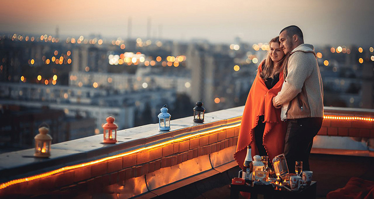 Романтическое свидание на крыше в Ульяновске. Ultra Подарки. Купить романтическое свидание на крыше в Ульяновске. Подарите самым близким незабываемые моменты и почувствуйте друг друга ещё ближе. Сервис UltraPodarki.ru 8 800 505 95 30. Романтическое свидание на крышев Ульяновске, свидание на крышев Ульяновске, свидание, сертификат на свидание на крыше, сертификат на свидание в Ульяновске, купить свидание на крыше, купить свидание Ульяновск