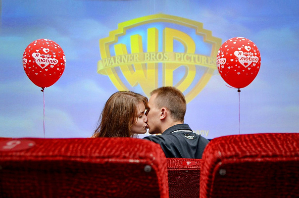 Романтическое свидание в кинотеатре в Ульяновске. Ultra Подарки. Купить романтическое свидание в кинотеатре в Ульяновске. Подарите самым близким незабываемые моменты и признайтесь в искренних чувствах. Сервис UltraPodarki.ru 8-800-505-95-30. Романтическое свидание в кинотеатре в Ульяновске, свидание в Ульяновске, свидание в кинотеатре, сертификат на свидание в кинотеатре, сертификат на свидание в Ульяновске, купить свидание, купить свидание Ульяновск, первое свидание, девушка свидание, хороший кинотеатре, романтический кинотеатре, романтический вечер, романтический ужин, романтические любимому, романтическая музыка