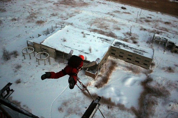 Роупджампинг - прыжки с верёвкой в Ульяновске. Подарочные сертификаты Ultra Подарки. Роупджампинг в Ульяновске - Экстремальный оригинальный подарок или подарочный сертификат на Роупджампинг - прыжки с верёвкой. Сервис UltraPodarki.ru 8-800-505-95-30. роупджампинг Ульяновск, прыжок веревка Ульяновск, роупджампинг, прыжок веревка, прыжок с веревкой, Подарок, подарочный сертификат, экстрим, экстремальный подарок