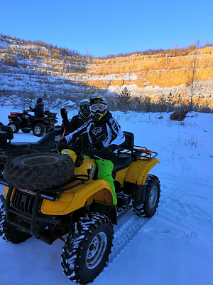 Катание на квадроциклах в Ульяновске. Подарочные сертификаты Ultra Подарки. Подарочный сертификат на катание на квадроциклах в Ульяновске. Закажите прокат квадроциклов и наслаждайтесь активным отдыхом с друзьями. Выбирайте живописные маршруты для езды на квадроциклах. Сервис UltraPodarki.ru 8 800 505 95 30. Катание на квадроциклах, катание на квадроциклах Ульяновск, прокат квадроциклов, прокат квадроциклов Ульяновск, езда на квадроцикле, езда на квадроцикле Ульяновск, катание на квадроциклах зимой, Катание на квадроциклах летом, сертификат на катание на квадроциклах, сертификат квадроциклы, сертификат квадроциклы Ульяновск
