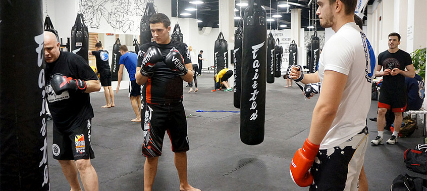 Смешанные единоборства в Ульяновске. Сервис Ultra Подарки. Купить подарочный сертификат на смешанные единоборства в Ульяновске. Опытные инструкторы обучат вас ММА. Сервис UltraPodarki.ru 8 800 505 95 30. Смешанные единоборства, бои без правил, ММА, смешанные единоборства в Ульяновске, UFC, смешанные боевые искусства, бои без правил Ульяновск, UFC Ульяновск, смешанные боевые искусства Ульяновск, ММА Ульяновск, занятия ММА Ульяновск
