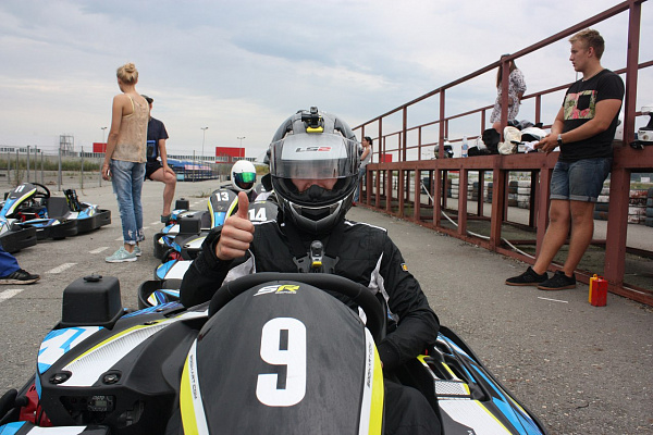 Картинг в Ульяновске. ULTRA ПОДАРКИ. Купить картинг в Ульяновске. Попробуйте участие в настоящей гонке и получите порцию незабываемых эмоций. Гонки на картах - это приятно и доступно. Сервис UltraPodarki.ru 8 800 505 95 30. Картинг Ульяновск, картинг, гонки на картах Ульяновск, гонки на картах, езда на карте Ульяновск, езда на карте, купить картинг Ульяновск, купить картинг, картинг цена Ульяновск, картинг цена, картинг клуб Ульяновск, картинг клуб, картинг центр, картинг центр Ульяновск