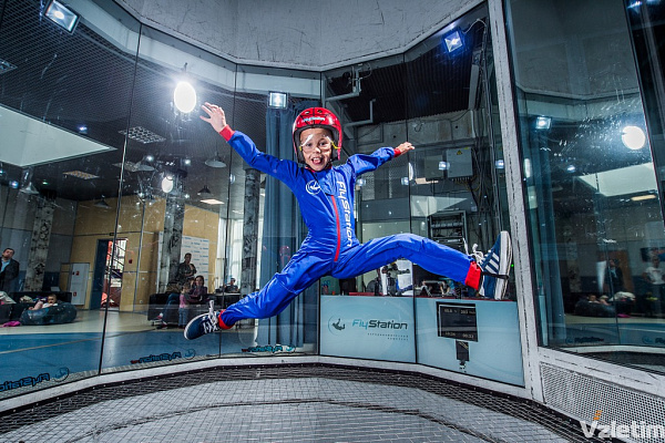 Полёт в аэротрубе  в Ульяновске. Ultra Подарки. Полёт в аэротрубе  в Ульяновске. Попробуйте полёт в аэротрубе . Сервис: UltraPodarki.ru 8 800 505 95 30. Полёт в аэротрубе , аэротруба Ульяновск, полёт Ульяновск